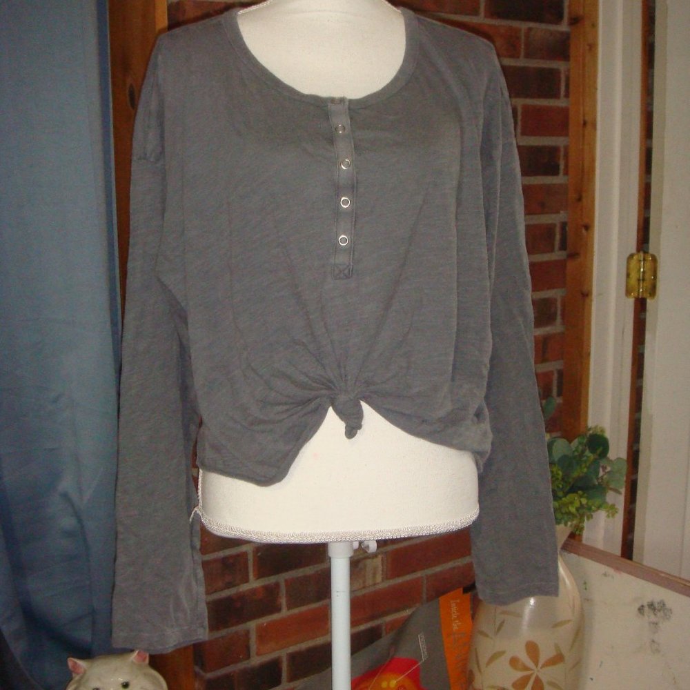 wild fable Gray Long Sleeve Henley Tie-Front Top